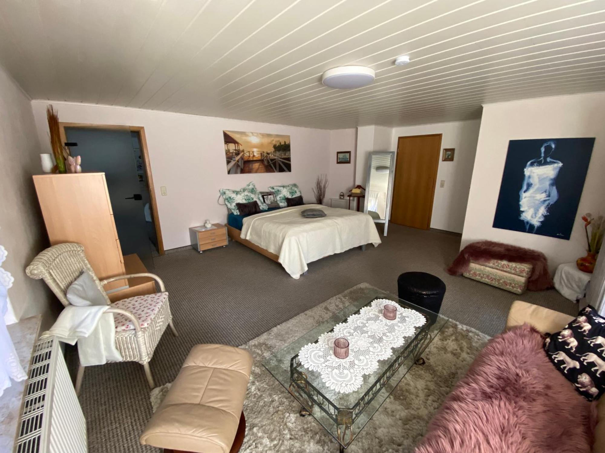 Grosse Helle Wohnung Am Wald In Bad Saarow Nahe Gruenheide Und Berlin Souterrain Esterno foto